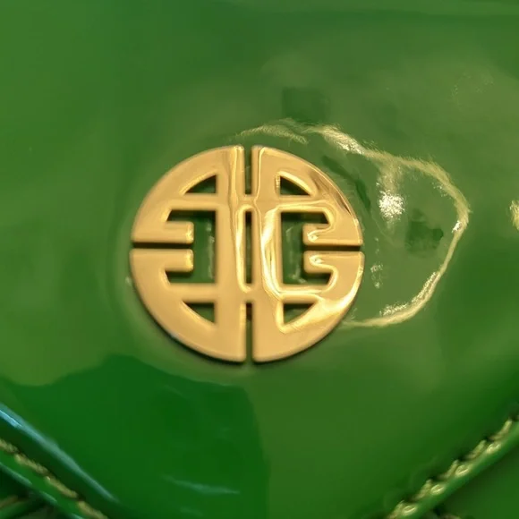 Antonio Melani Green Ava convertible Clutch or Shoulder Bag w/ gold chain strap - Picture 3 of 17